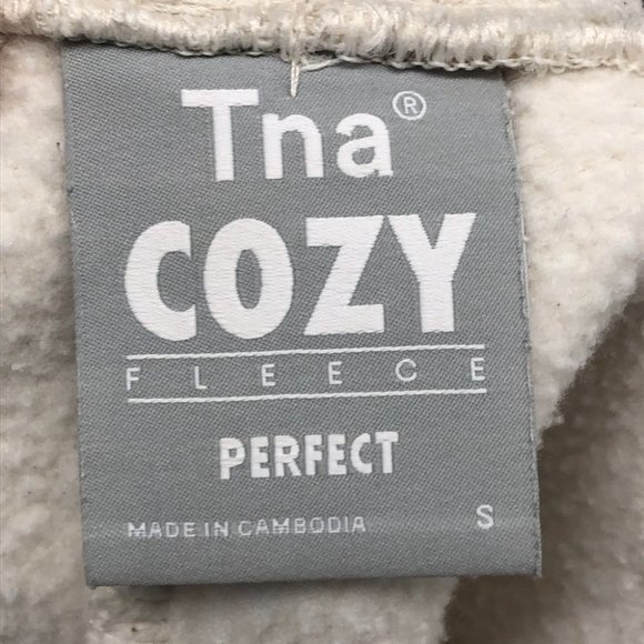 Aritzia Tna Oatmeal Cozy Fleece Perfect Hi-Rise Mini High-waisted sweatshorts S - Picture 6 of 14